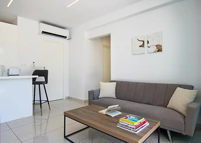 Phaedrus Living Διαμέρισμα